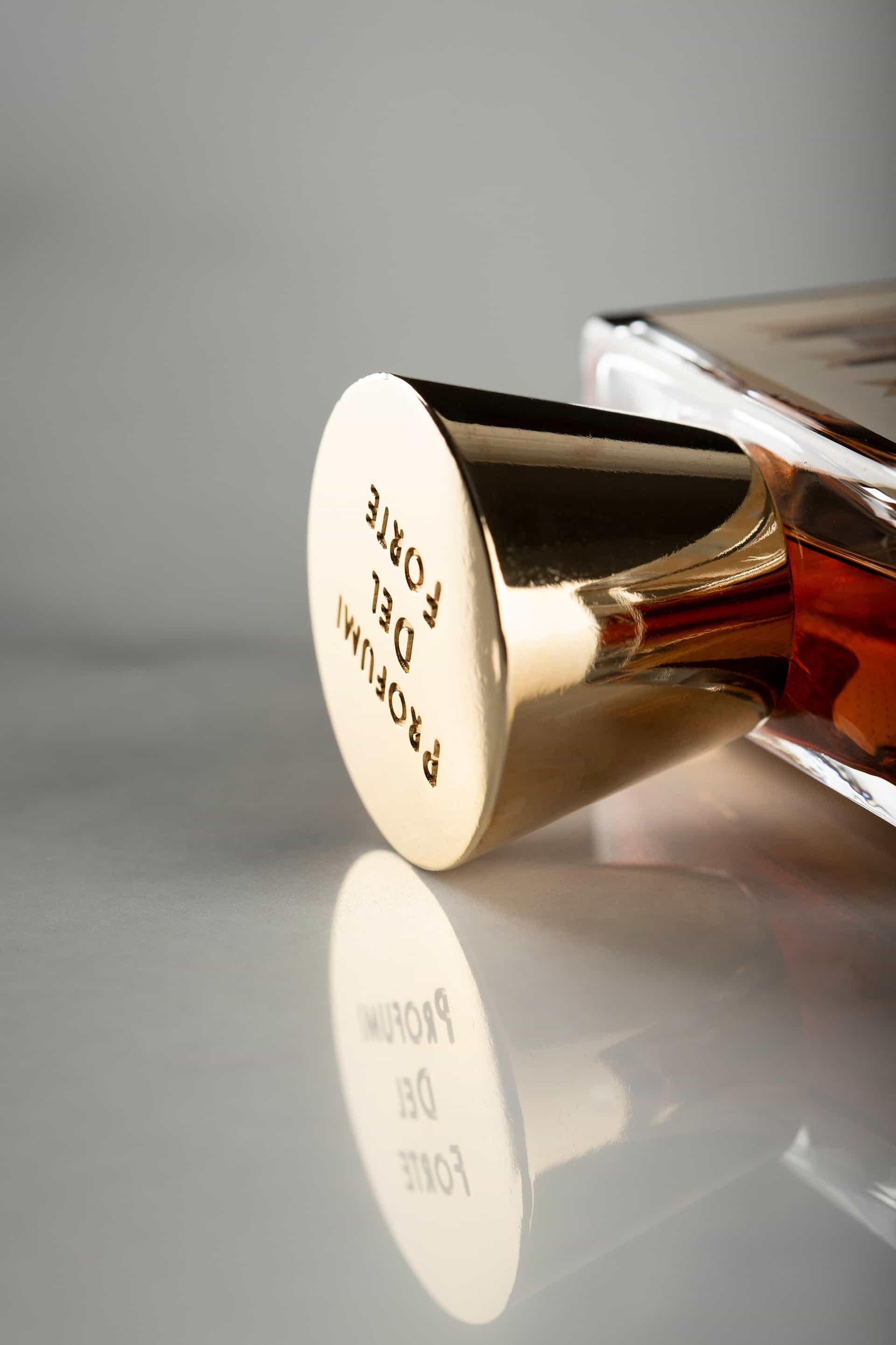ad-lpm-cpg-the-story-of-torres-corpi-caldi-perfume-5