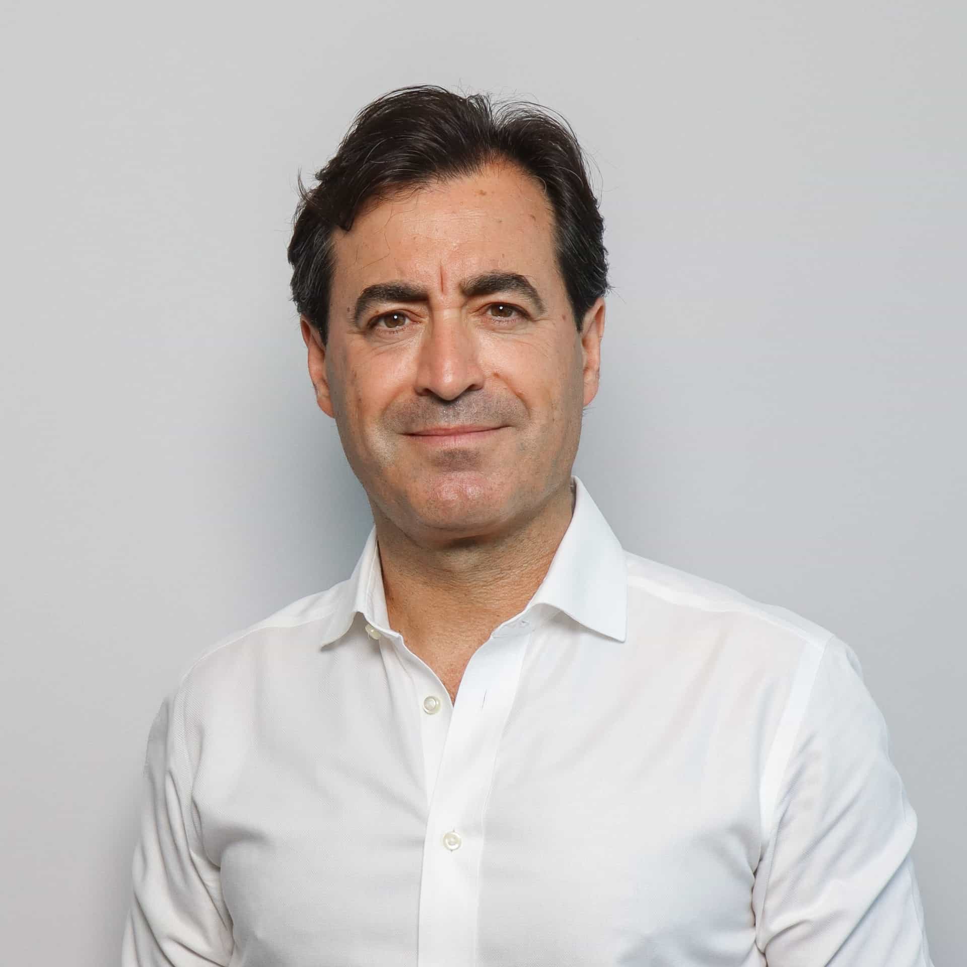 ad-lpm-cpg-website-leadership-tile-roberto-martínez-porta