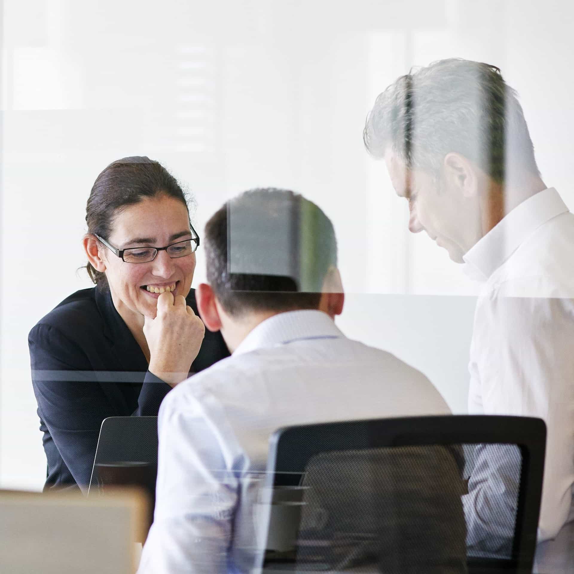 ad-lpm-cpg-group-collaboration-office-environment