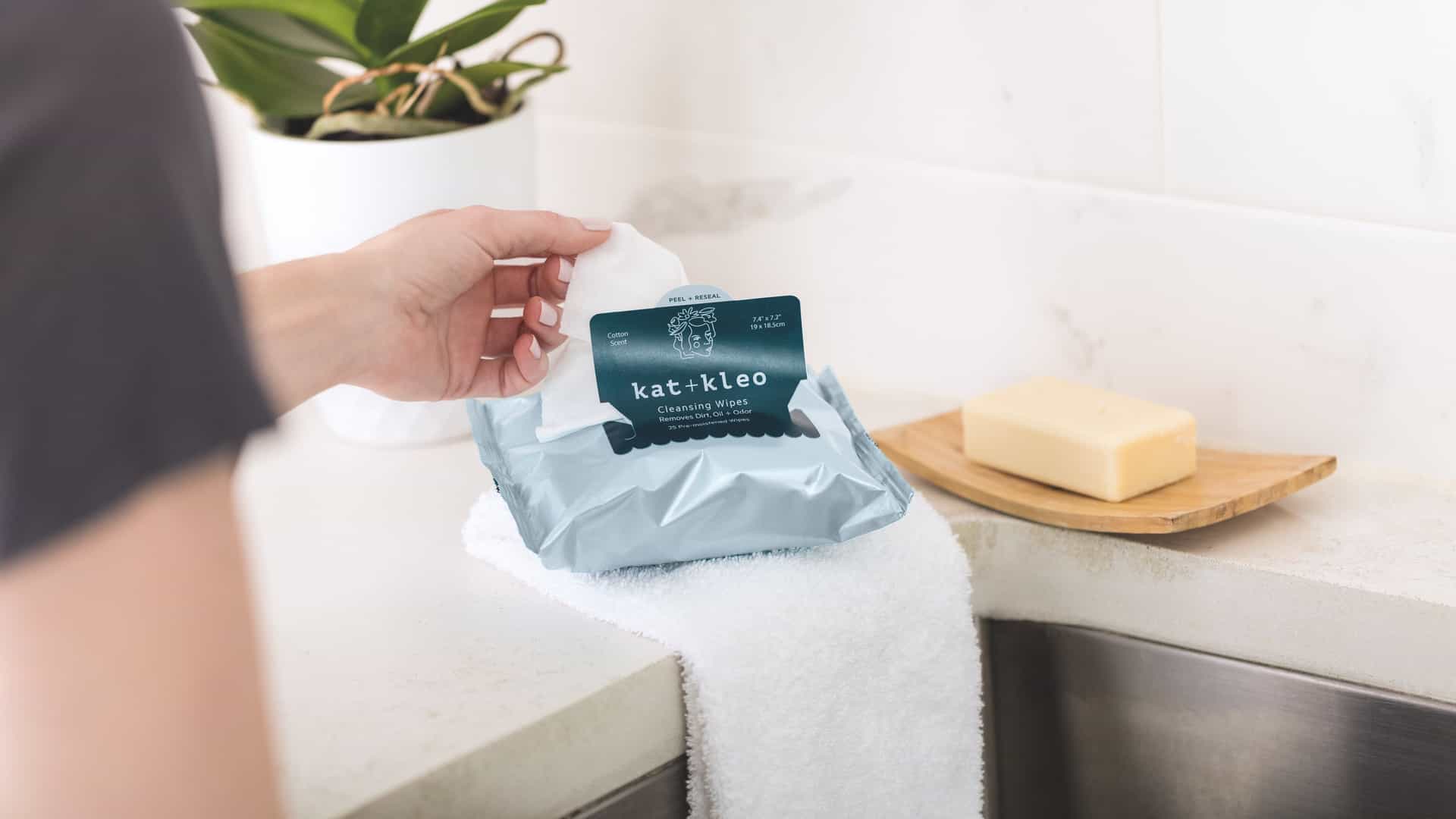 ad-lpm-cpg-flexible-packaging-cleansing-wipes