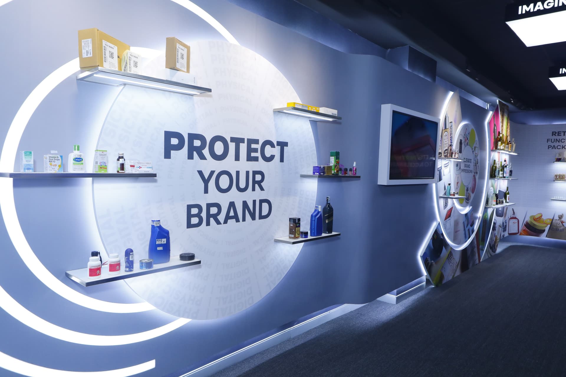 ad-lpm-cpg-customer-experience-center-tile-1