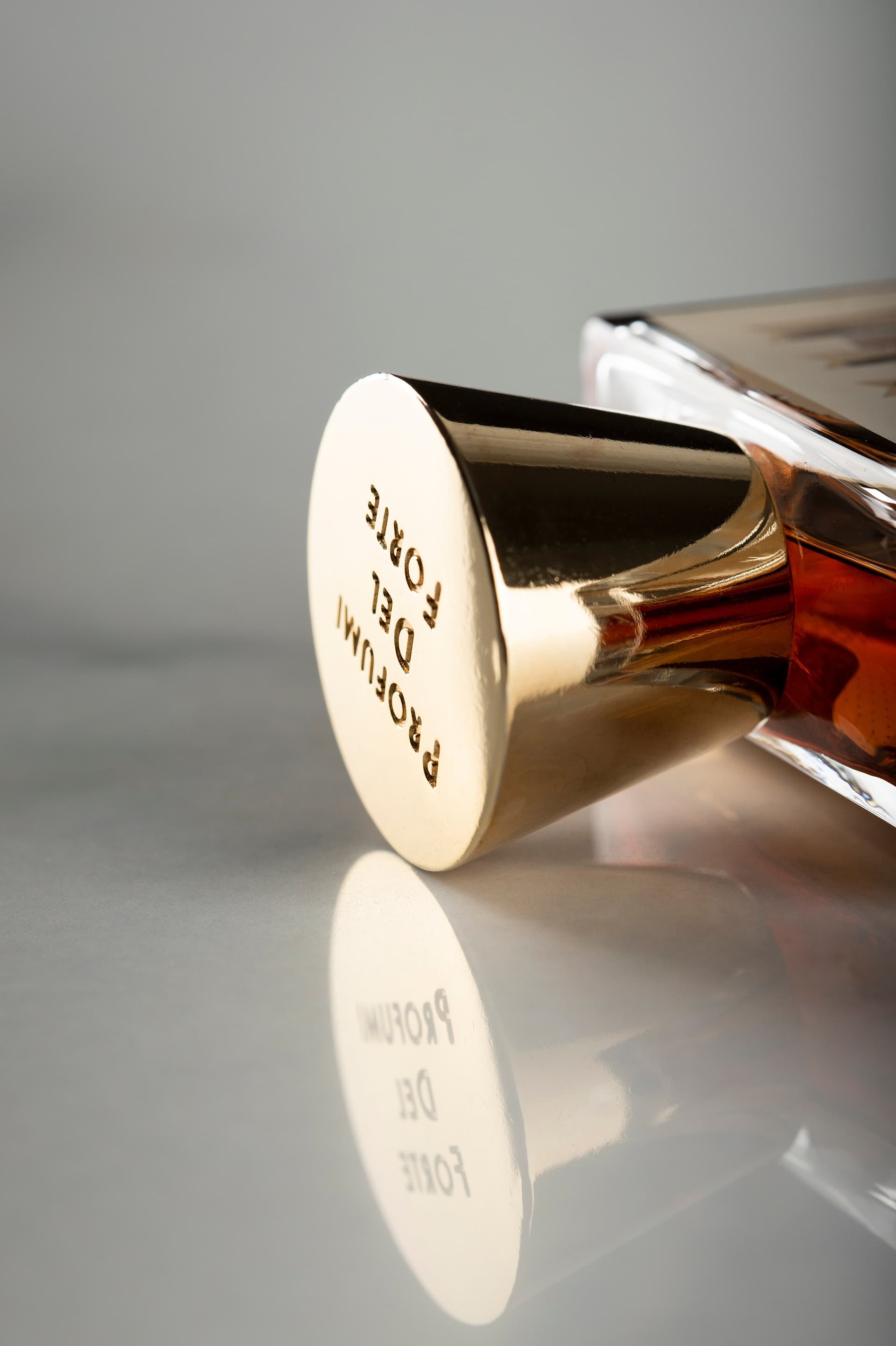 ad-lpm-cpg-the-story-of-torres-corpi-caldi-perfume-5