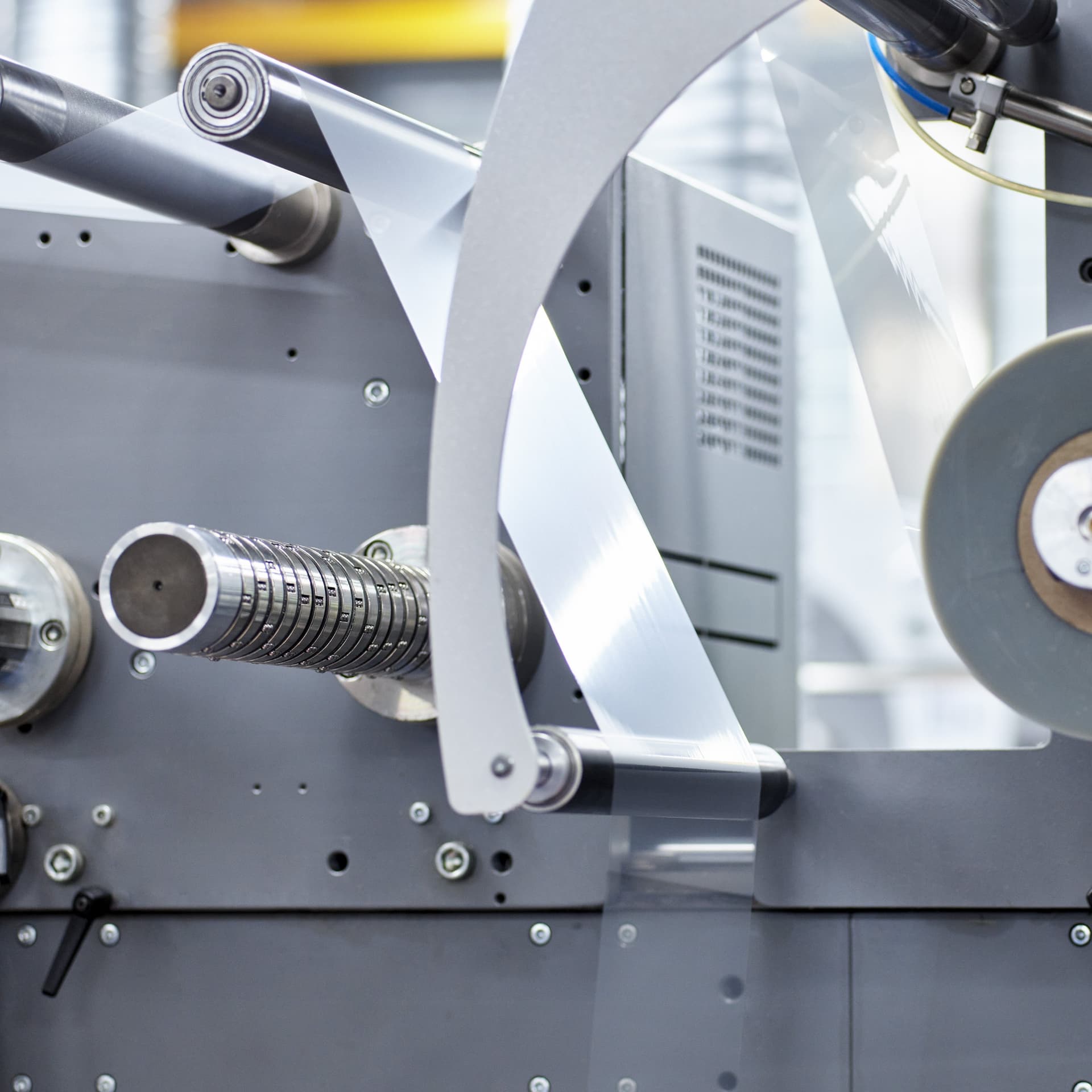 ad-lpm-cpg-operations-converter-liner-on-machine-thumbnail