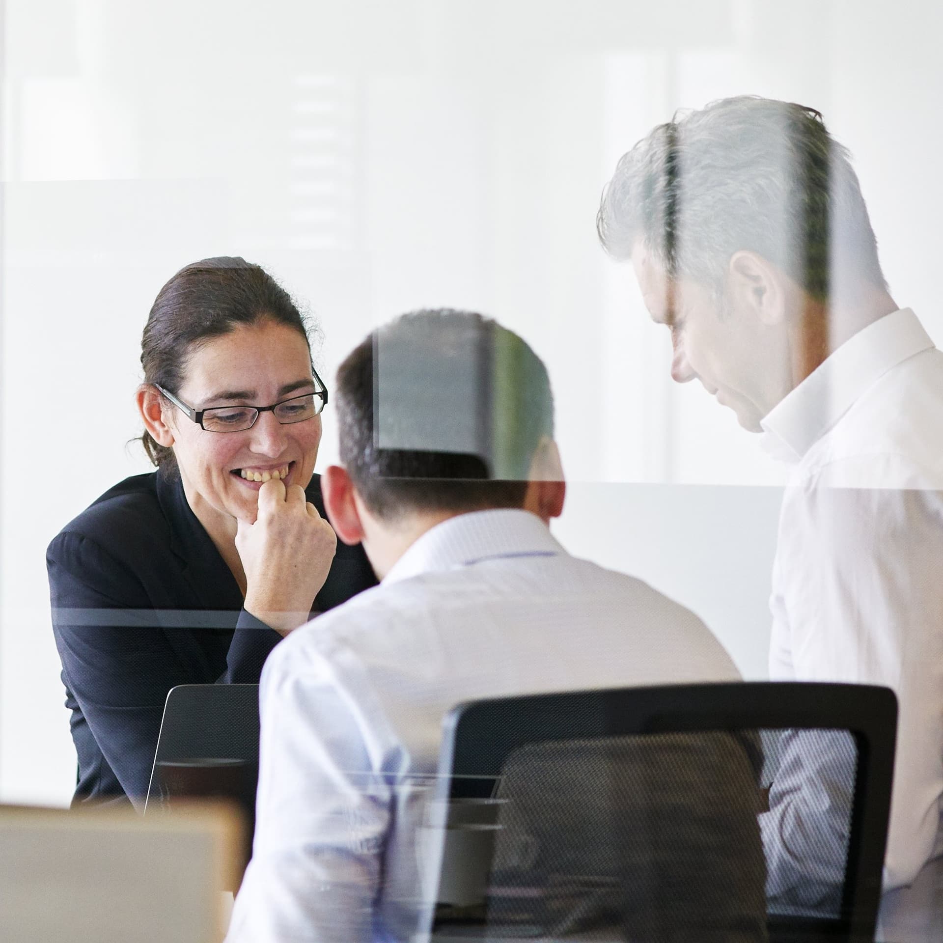ad-lpm-cpg-group-collaboration-office-environment