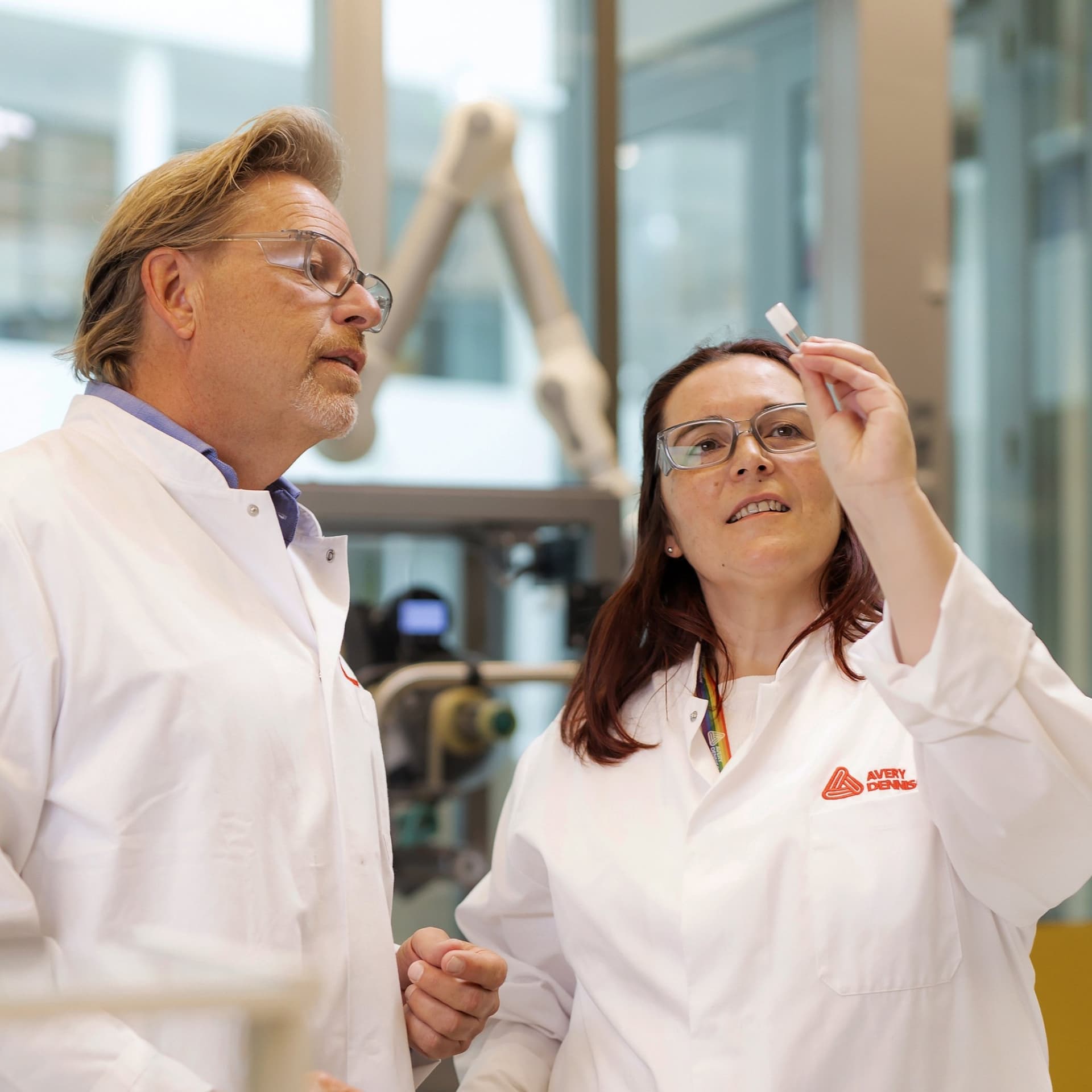 ad-lpm-cpg-experts-in-lab-checking-small-label-thumbnail