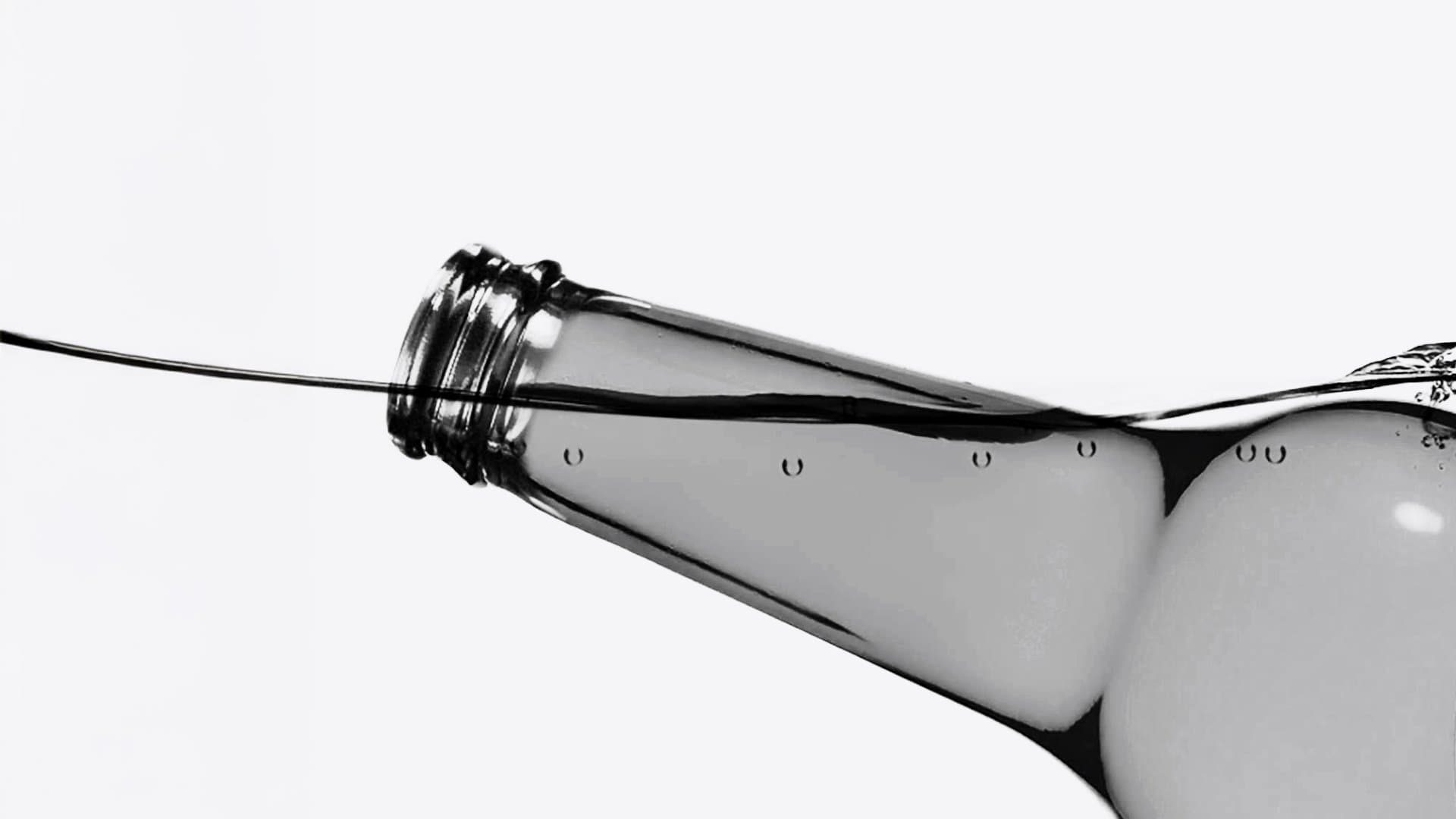 ad-lpm-cpg-reuse-refill-bottle-in-water-black-and-white-1