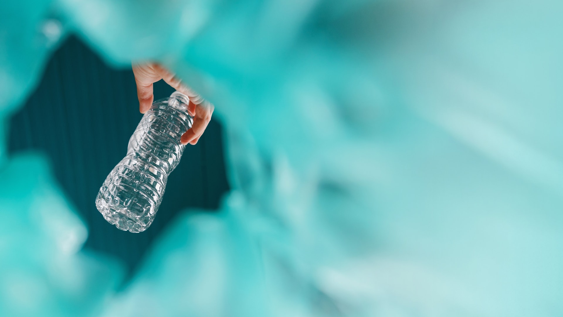 ad-lpm-cpg-pet-water-bottle-recycling-bin-sty4413365