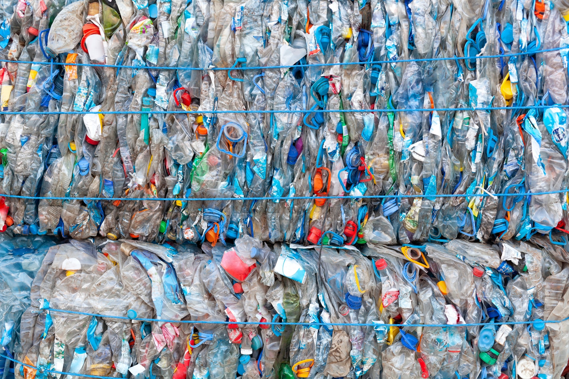 ad-lpm-cpg-innovating-for-plastic-waste-reduction-banner-1