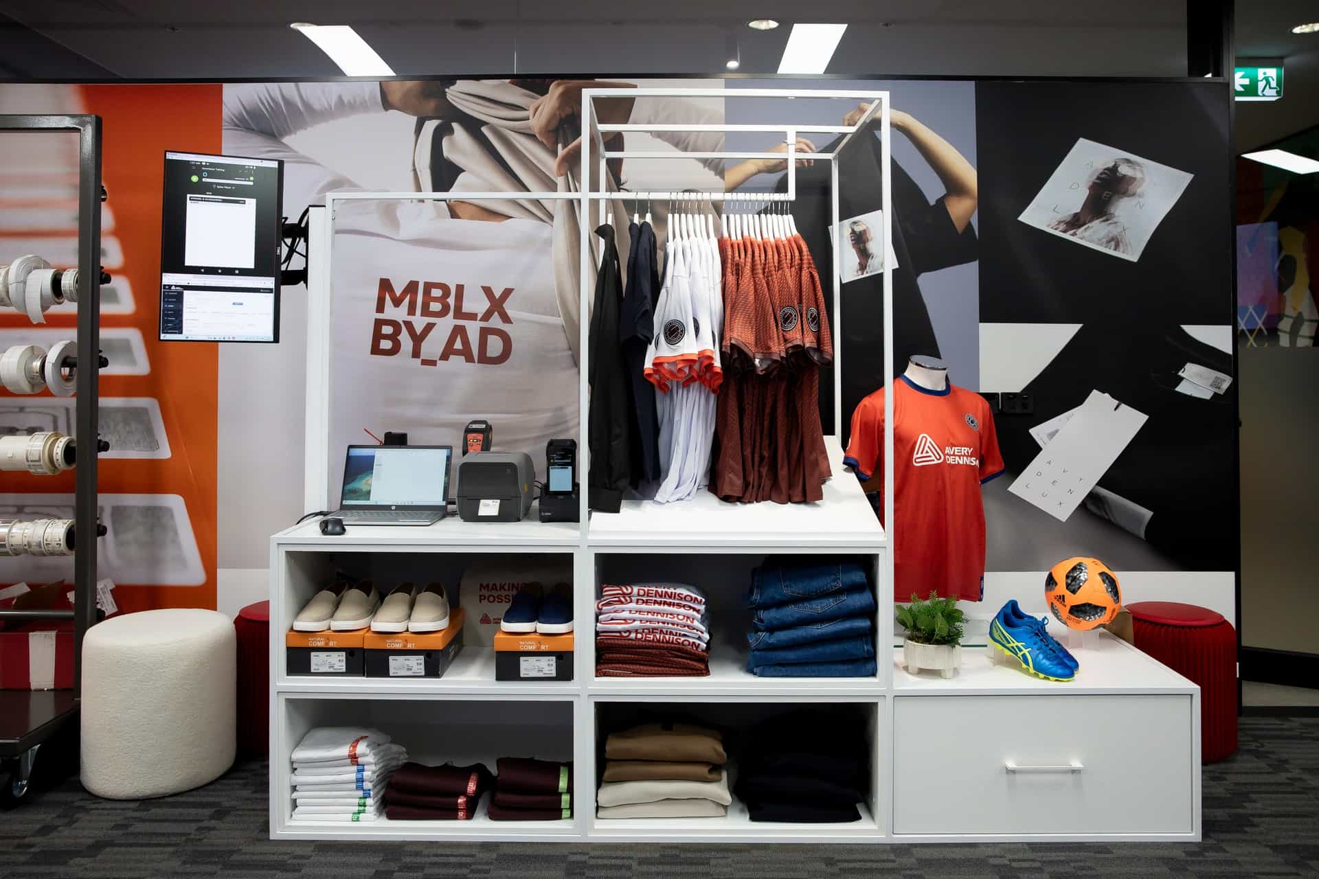 ad-lpm-cpg-customer-experience-center-banner-1