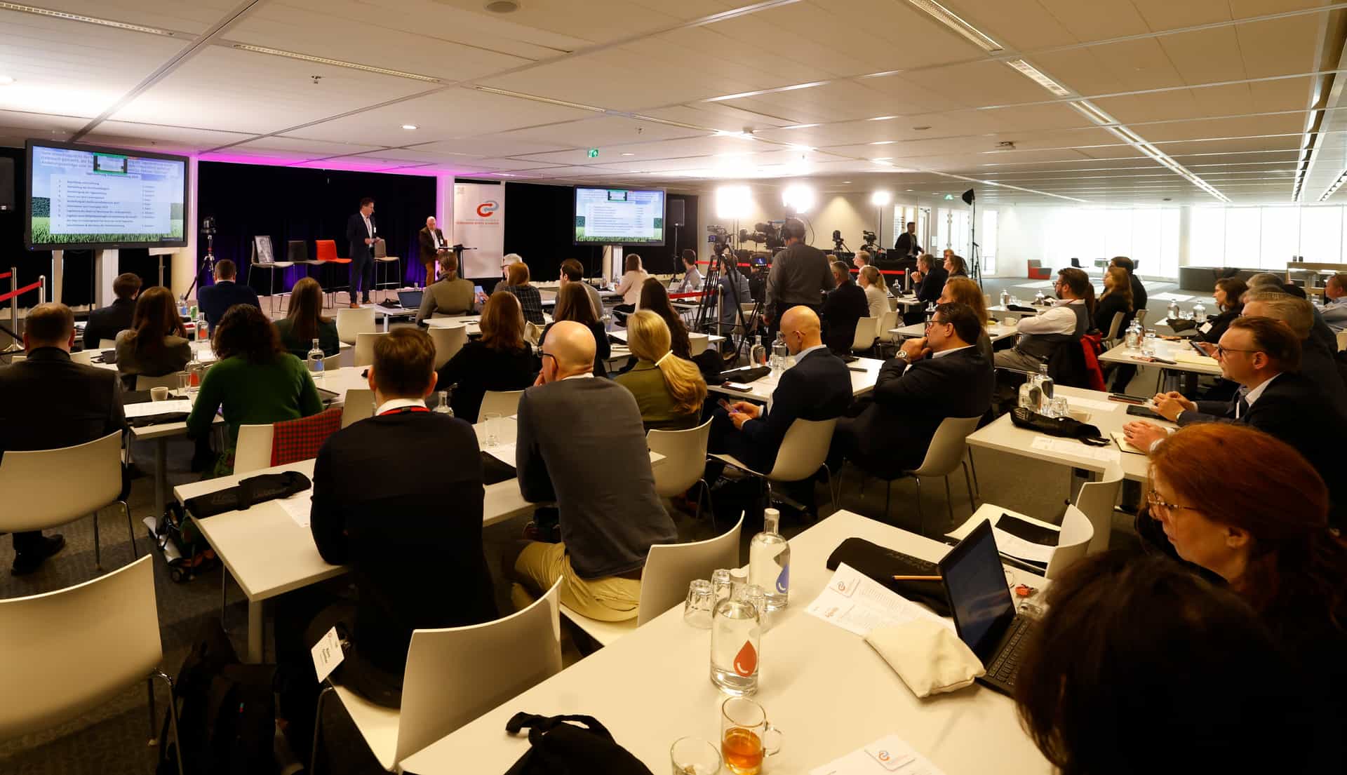 ad-lpm-cpg-forum-rezyklat-event-audience-3