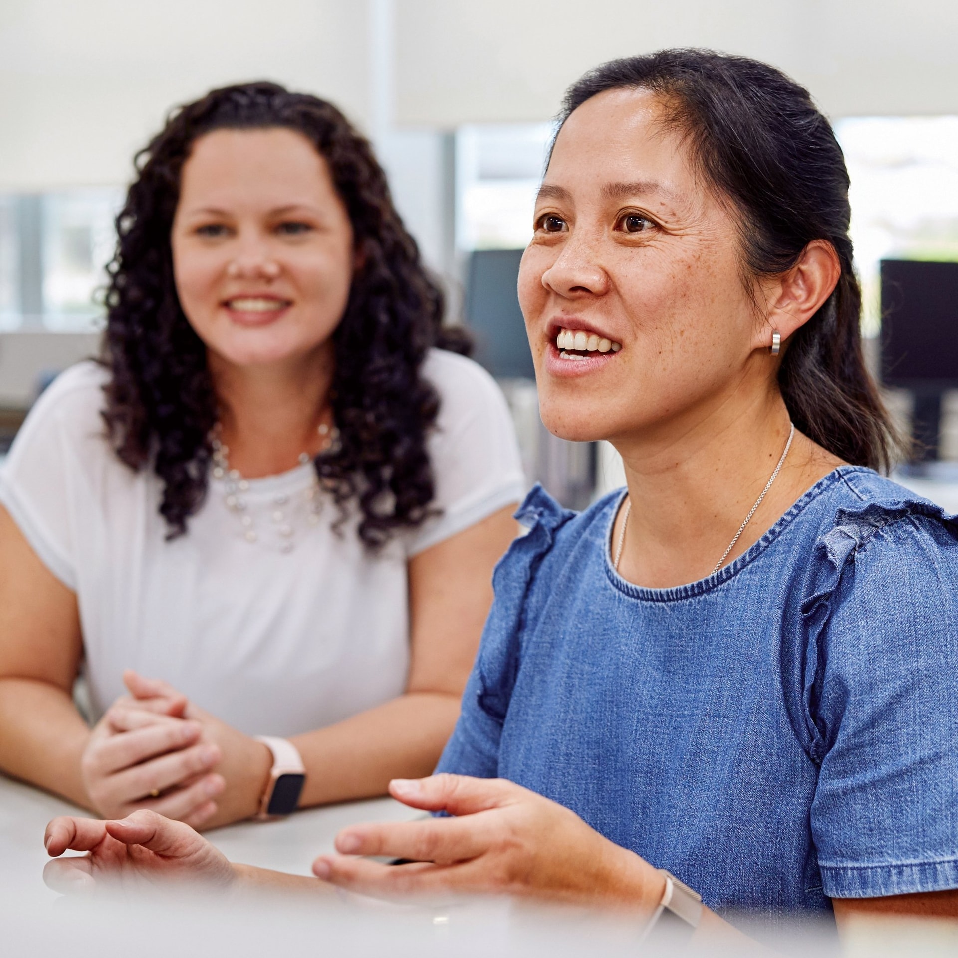 ad-lpm-cpg-experts-women-talking-in-office-environment-thumbnail