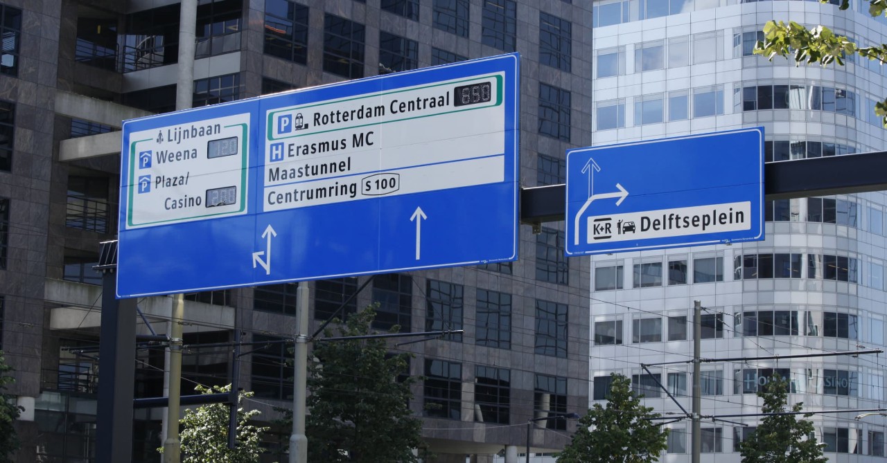 Brimos produces high-quality overhead guide signs with ease using the TrafficJet™ Pro